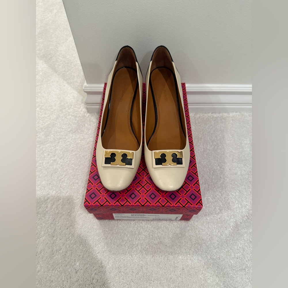 Tory Burch Gigi Toe Pumps Size 8.5
